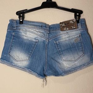 Cute jean shorts